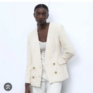 Zara Cream Blazer with Peaked Lapels and Structured Shoulders xs